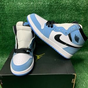 Jordan 1 retro university blue
